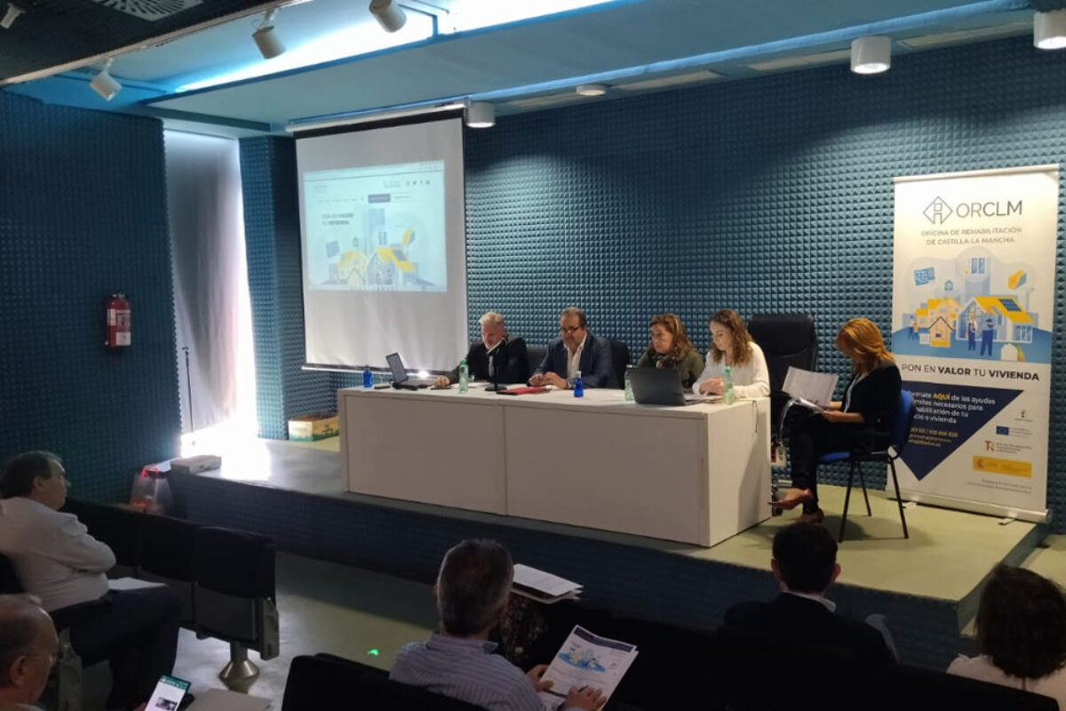 clm rehabilitacion explica a los ciudadanos las ayudas para la rehabilitacion de viviendas
