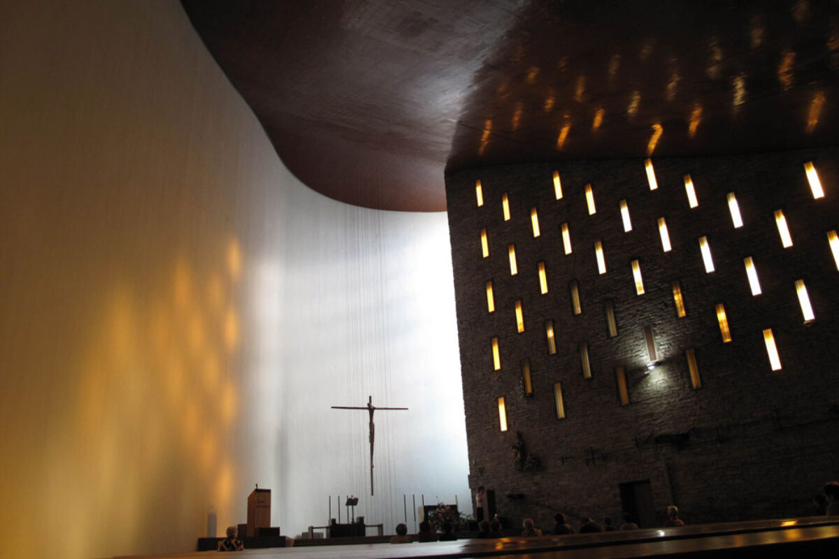 diego peris libro miguel fisac el espacio religioso vitoria